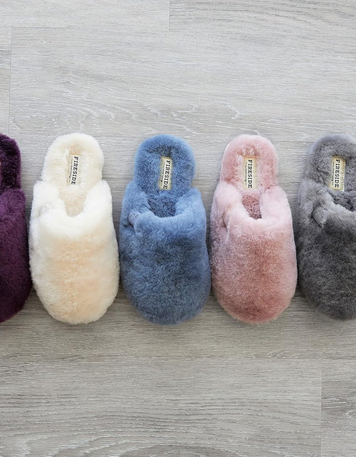 Load image into Gallery viewer, Women'S Shelly Beach Shearling Scuff Slipper
